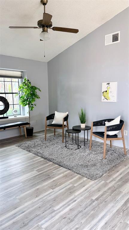 Building Photo - 1411 Gracy Farms Ln