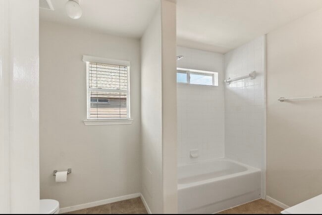 Building Photo - 21627 Cozy Hollow Ln