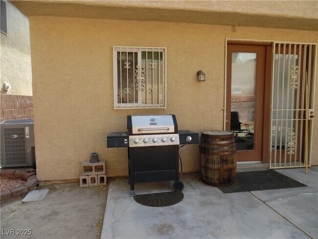Building Photo - 3617 la Scala Ct