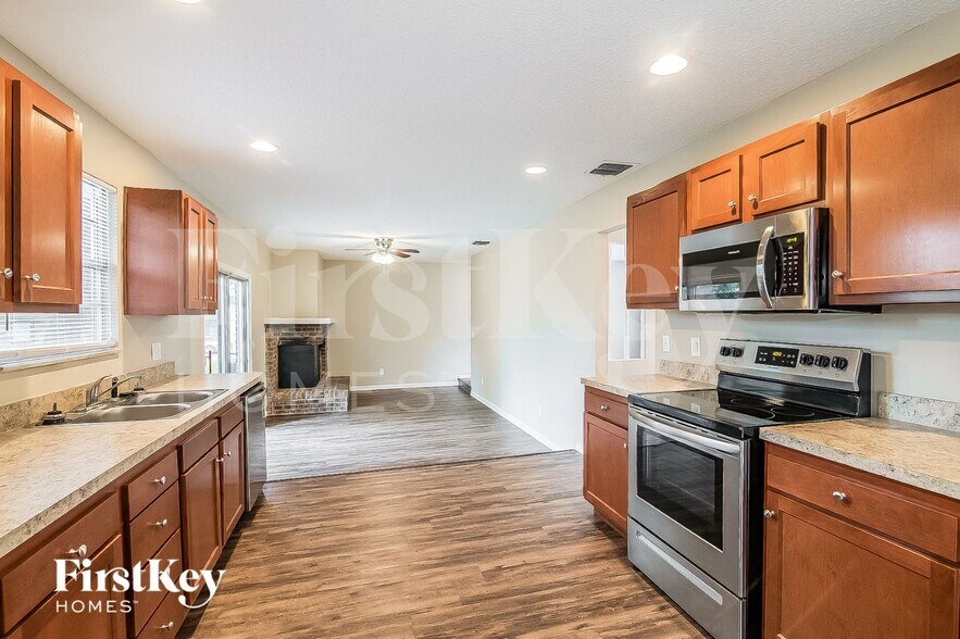 Building Photo - 1572 Sonoma Ct