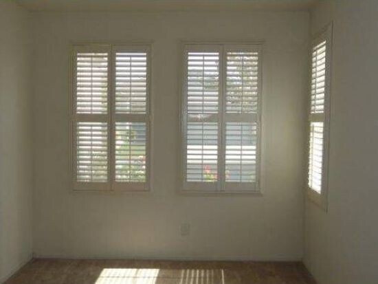 Building Photo - 451 Edgewood Dr