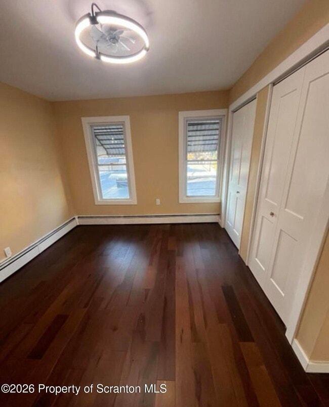 Building Photo - 129 S Blakely St