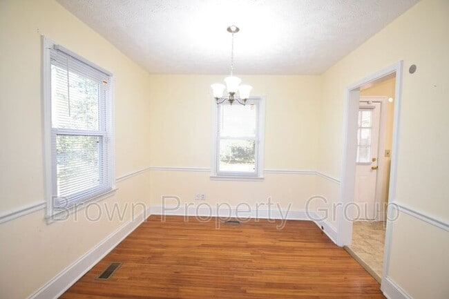 Building Photo - 618 Pearl St