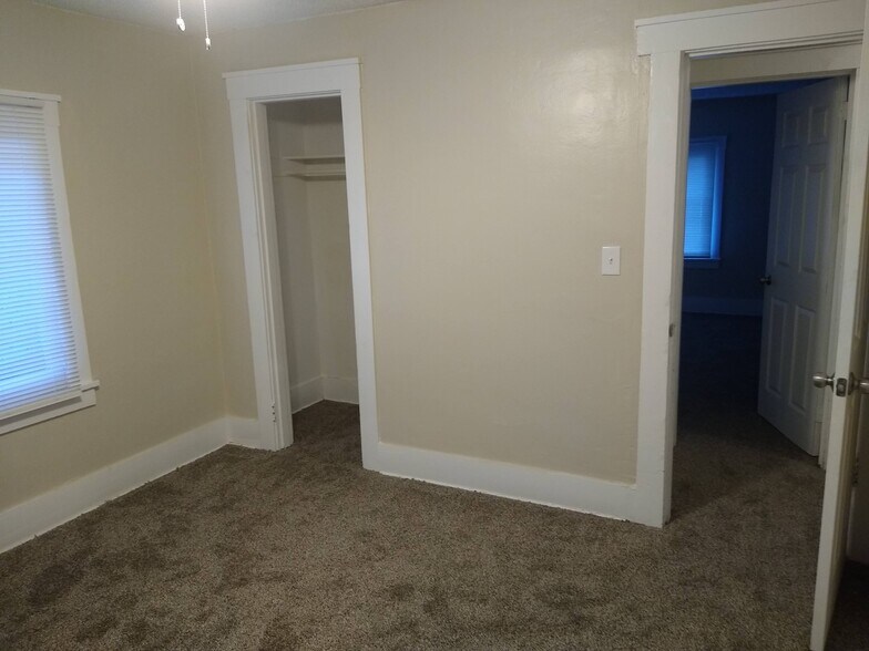 Building Photo - 2329 Van Buren Ave