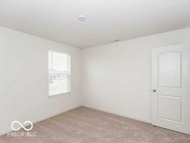 Building Photo - 5403 Veranda Dr