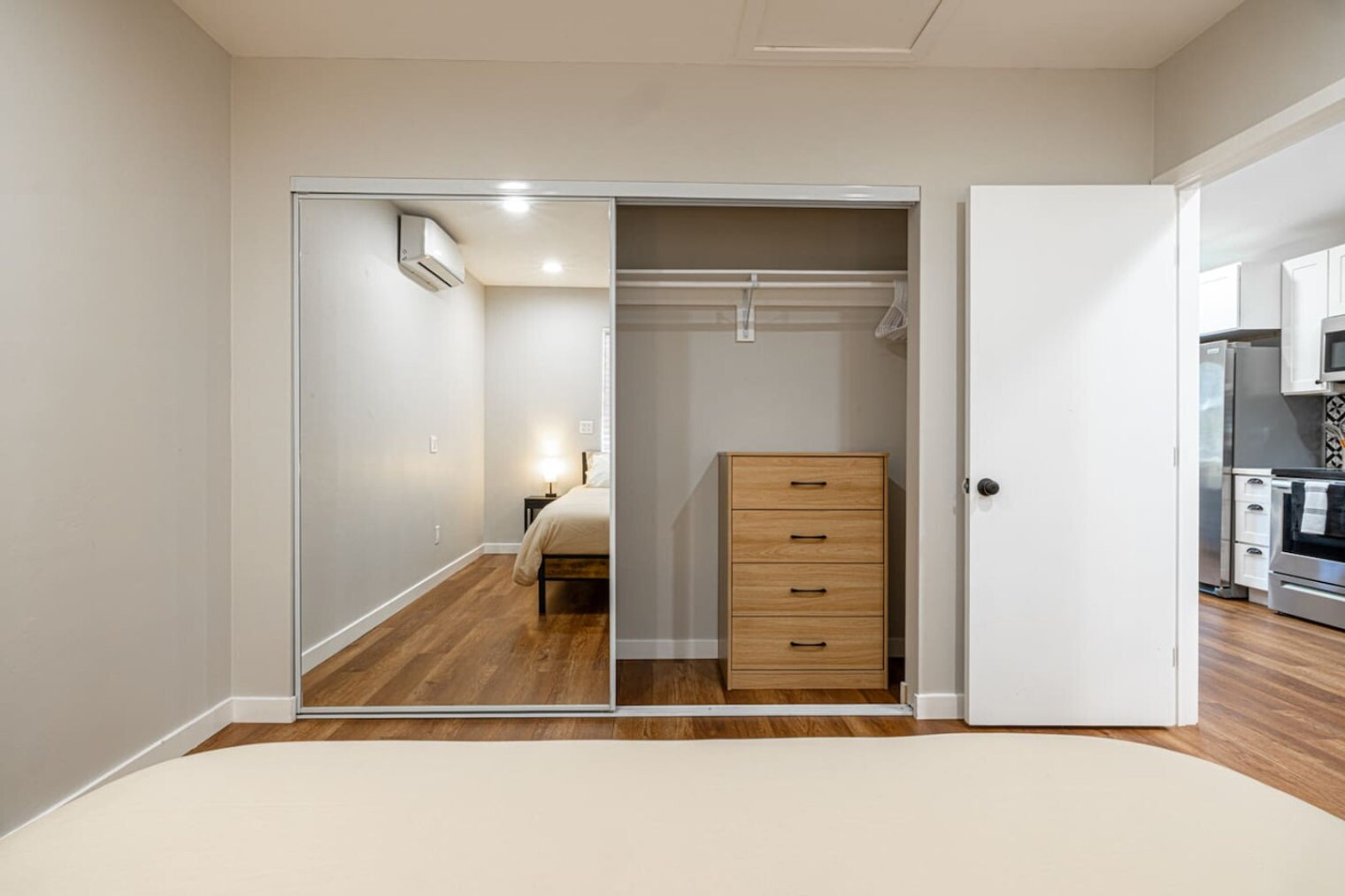 Building Photo - 4349 Oxford St