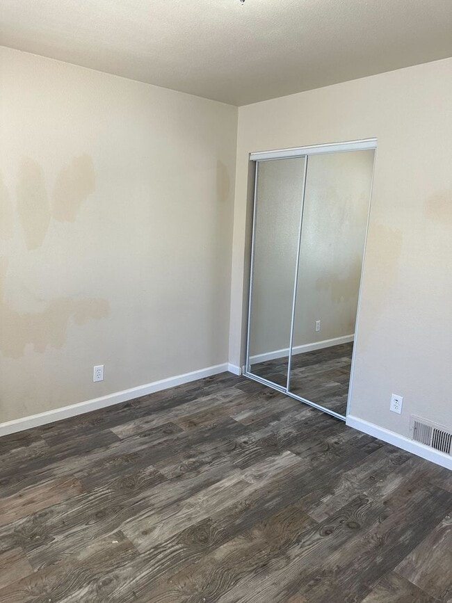Building Photo - Comfortable 2-Bedroom Unit in North Sacram...