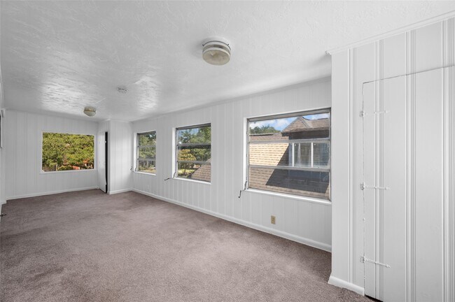 Building Photo - 1955 Lexington St