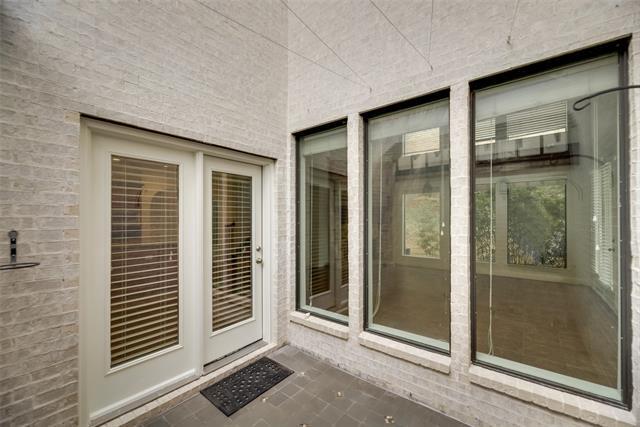 Building Photo - 6755 San Fernando