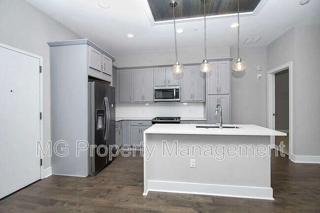 Building Photo - 2401 Euclid Ave