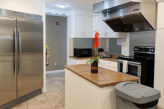 Kitchen - 406 Cal Causeway Rd