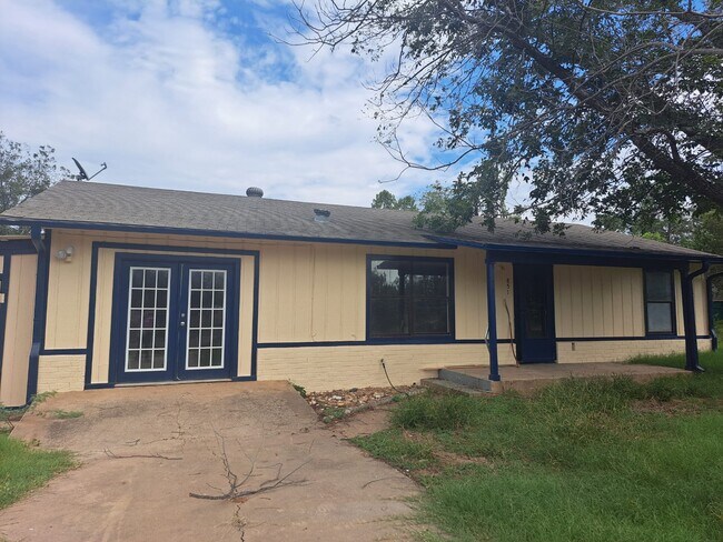 Primary Photo - 851 Aspen Ln