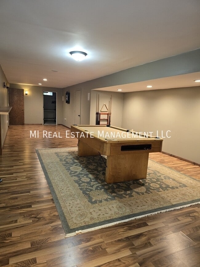 Building Photo - 1268 Oakhampton Rd