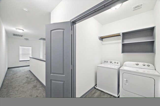 Building Photo - 10209 Ashville Dr