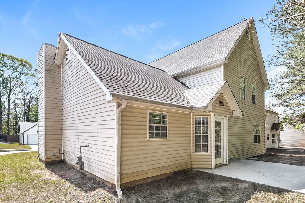Building Photo - 335 Shadetree Ln