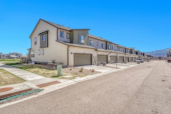 Building Photo - $2,250-  3 Bed, 2.5-Bath townhome in CO Springs with Central AC