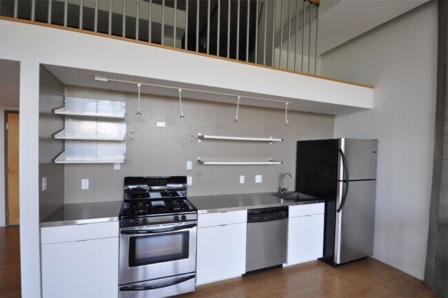 Building Photo - 156 Porter St