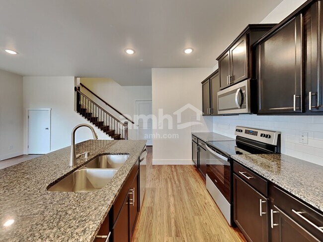 Building Photo - 33084 Ten Trails Pkwy