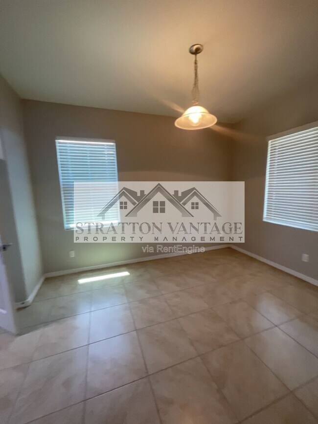 Building Photo - 24531 W Mobile Ln