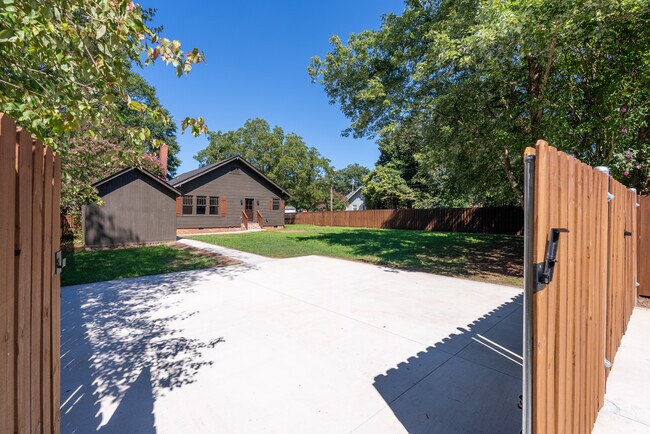 Building Photo - McCullough Heights