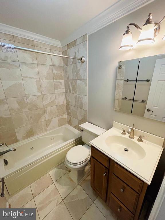 Building Photo - 7115 Warbler Ln