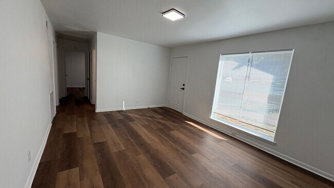 Building Photo - 14 Clement Dr