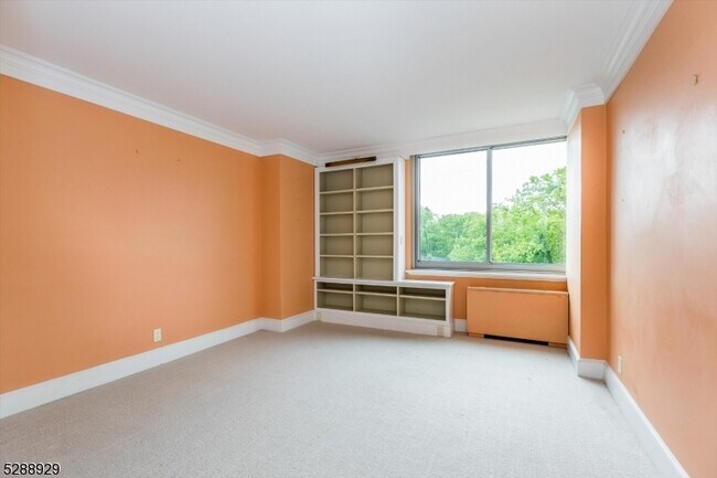 Building Photo - 1 Claridge Dr