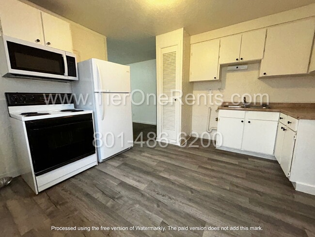Building Photo - NO DEPOSIT option available for qualified ...