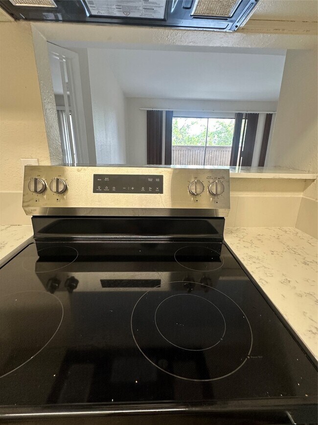 Building Photo - 8421 Hearth Dr