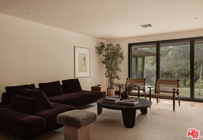 Building Photo - 775 San Rafael Terrace