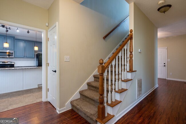 Building Photo - 135 Sandwood Dr