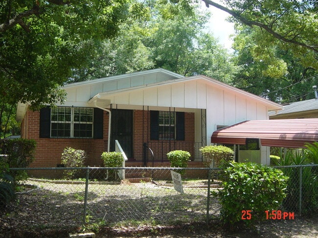 Primary Photo - 2115 Flipper St