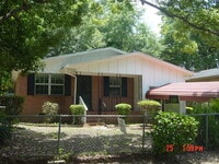 Building Photo - 2115 Flipper St