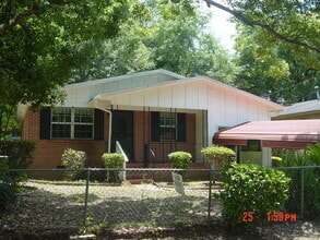 Building Photo - 2115 Flipper St