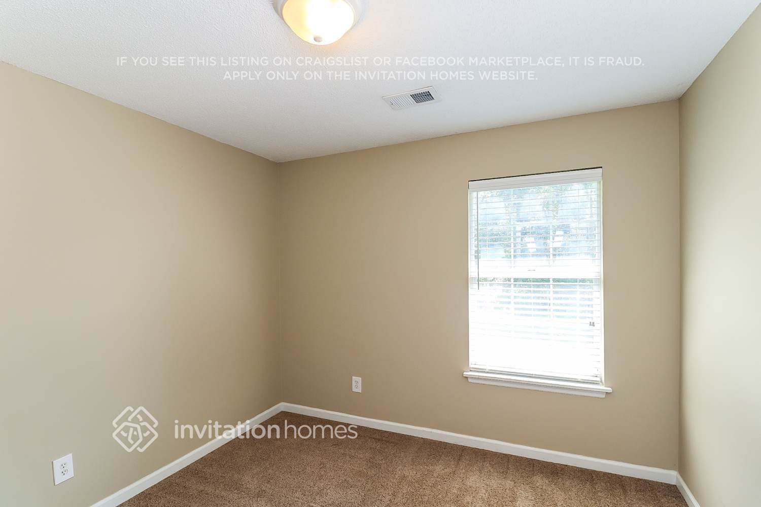 Building Photo - 1870 Chadwick Dr