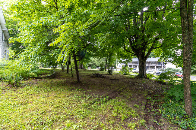 Building Photo - 3224 Garden Dr