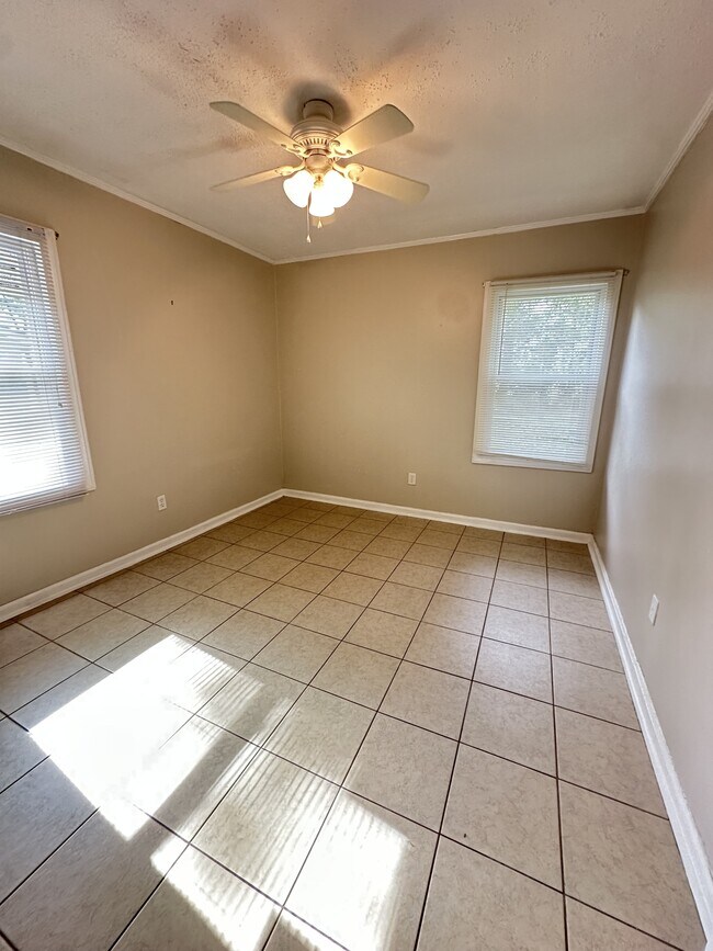 Building Photo - 5330 Athena Dr