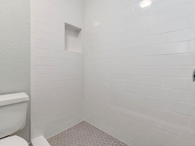 Building Photo - 2124 Burton Dr