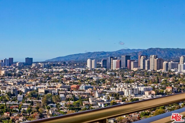 Building Photo - 1 W Century Dr