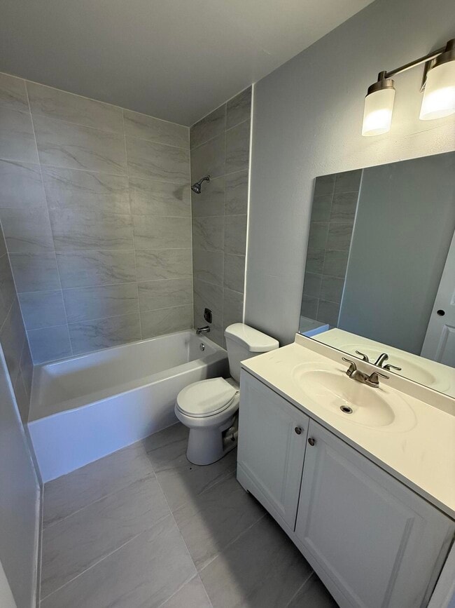 Building Photo - 1183 White Pine Dr