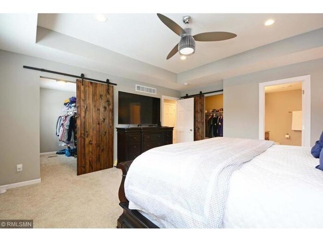 Building Photo - 3221 42nd Ave S