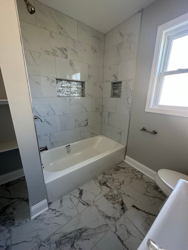 Building Photo - 14451 Sangamon St