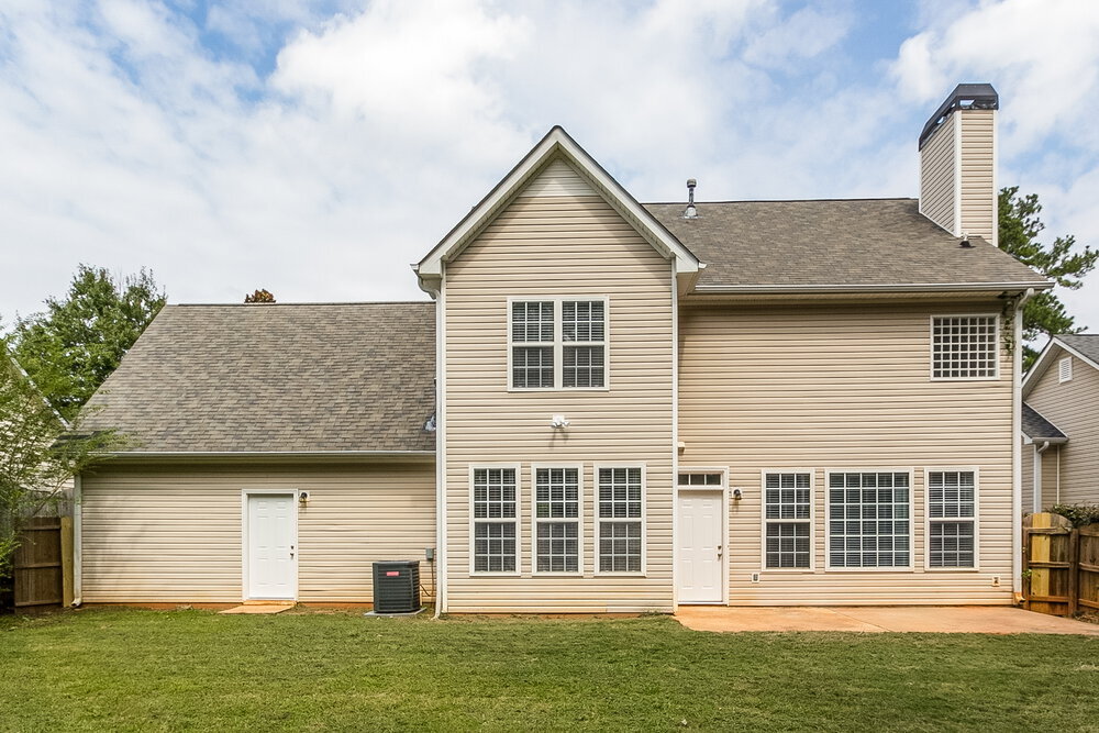 Building Photo - 83 Oak Park Square