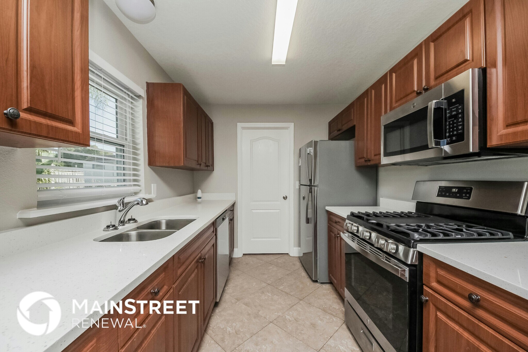 Building Photo - 881 Evangeline Ave