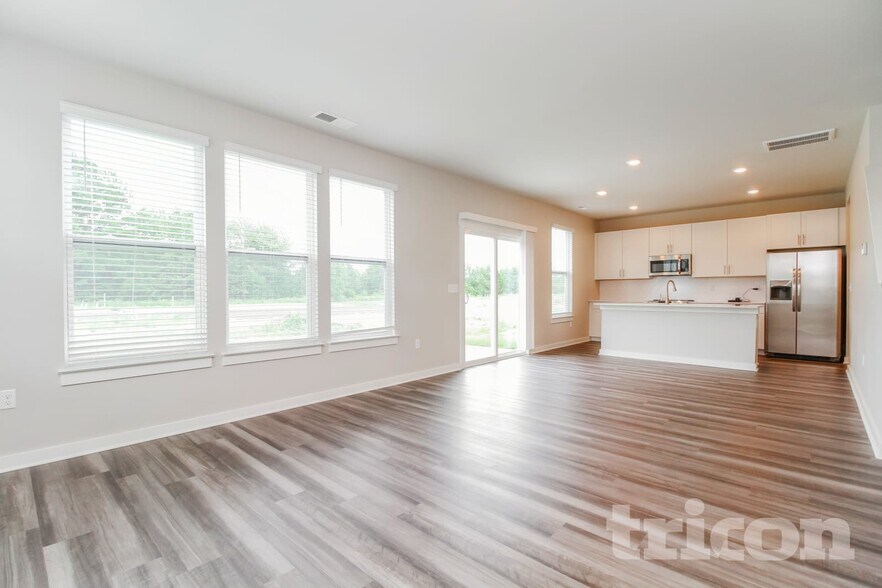 Building Photo - 1748 Lannister Ave