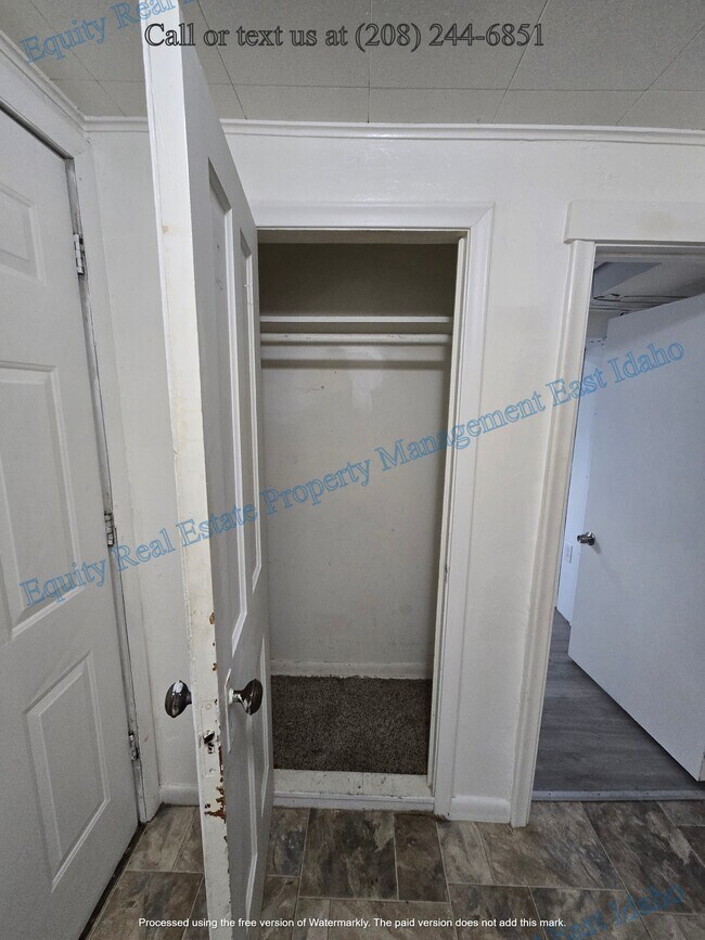 Building Photo - 555 N 13th Ave