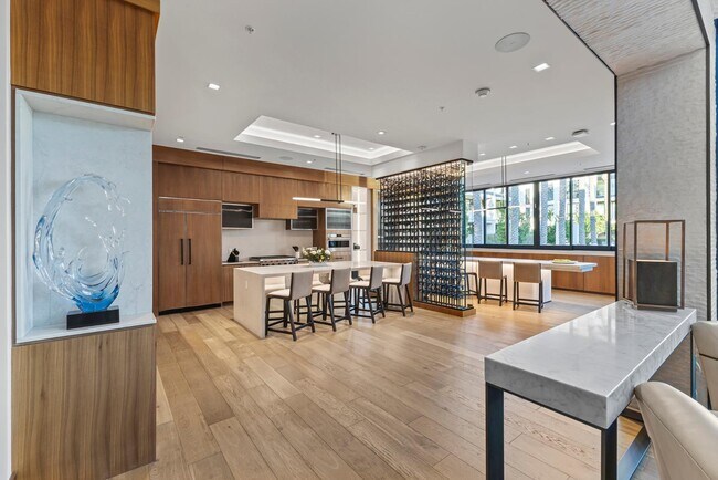 Building Photo - 6587 N Palmeraie Blvd