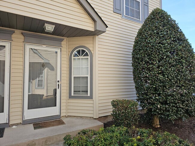 Building Photo - Lake Smith Condos