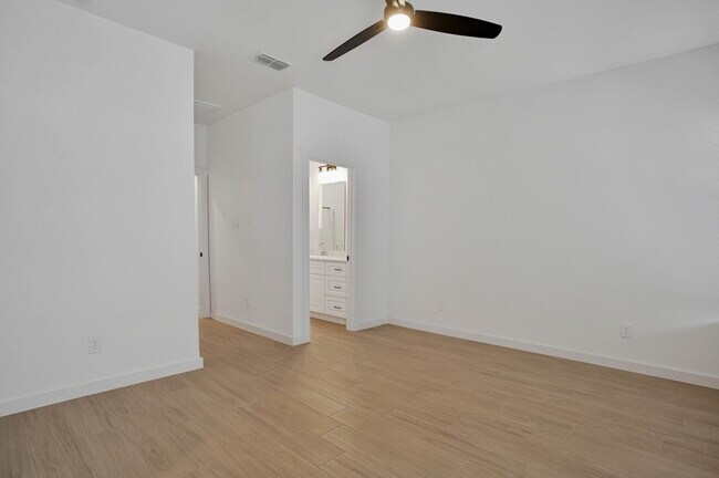 Building Photo - 5806 Virginia Ave