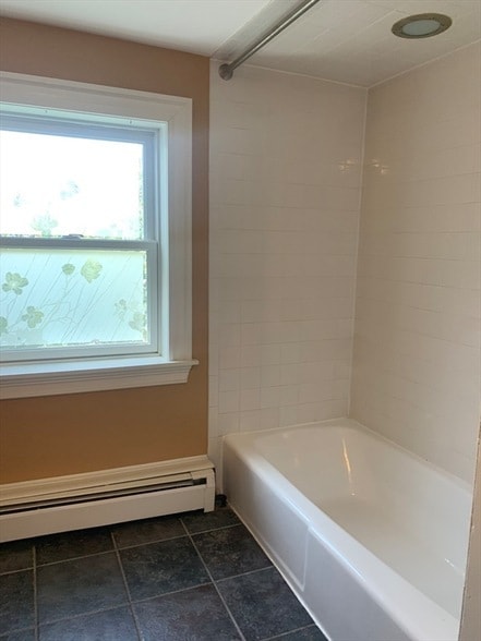 Building Photo - 10 Salem St Ave